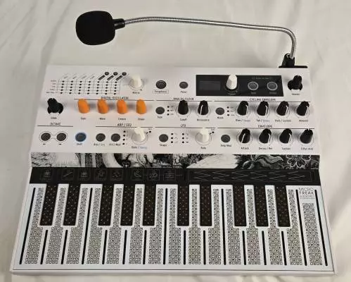 Arturia - MICROFREAKV